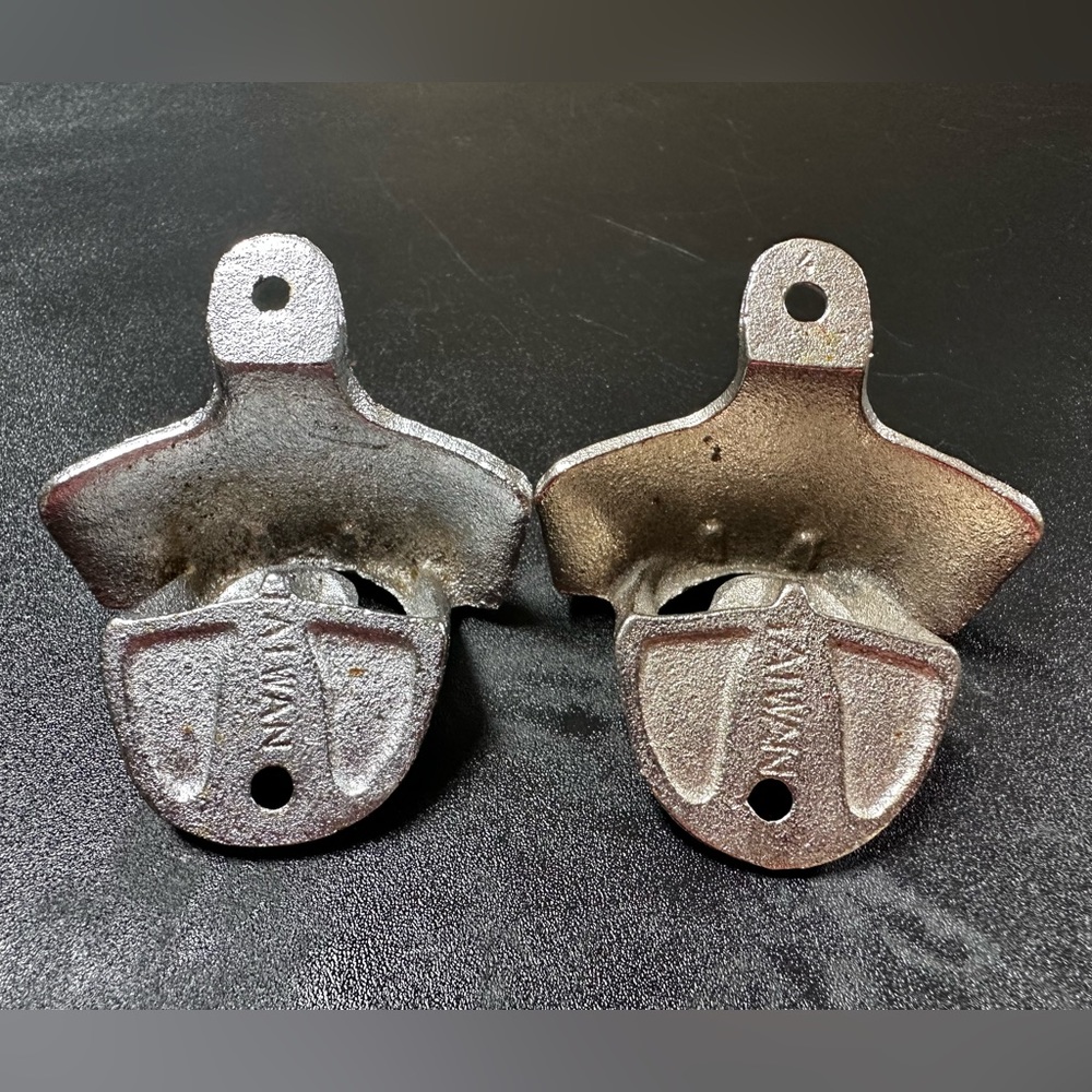 2 Coca-Cola openers - Picture 2 of 3